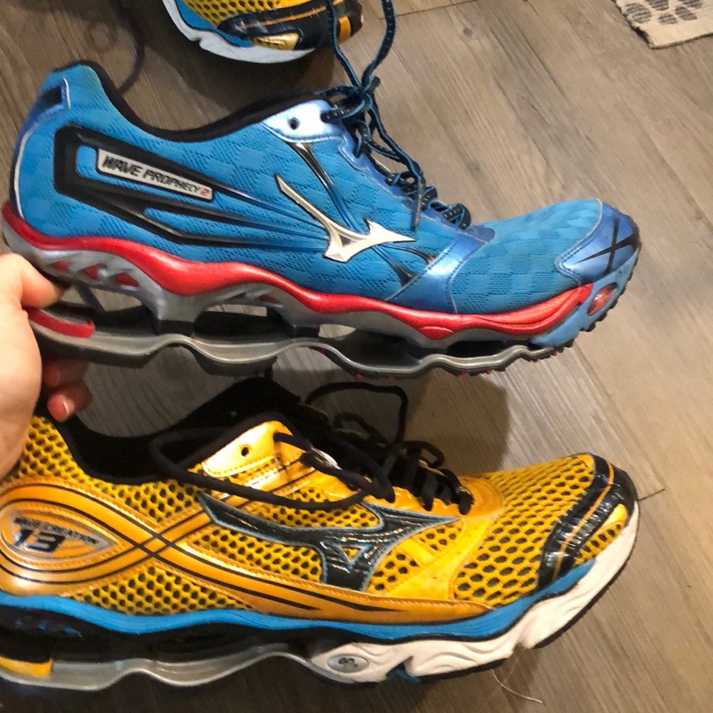 Lot of 2 Mizuno Wave Prophecy2 and Wave Creation13